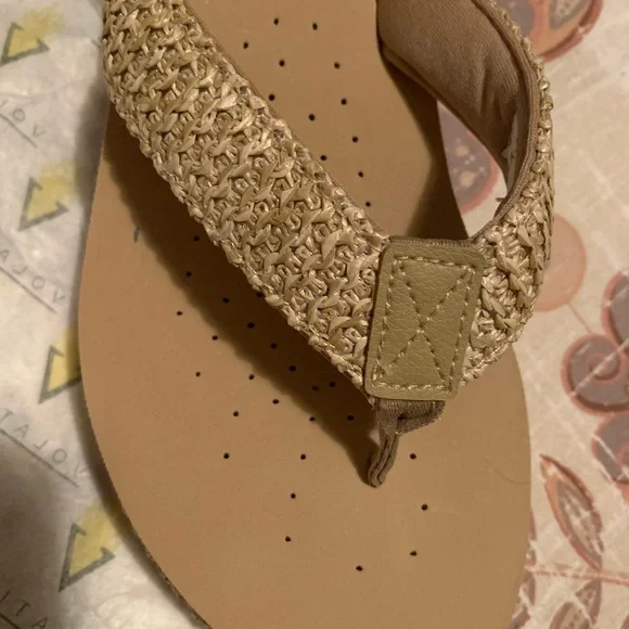 NIB VOLATILE Platform Sandal - Picture 11 of 13